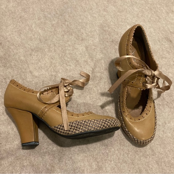 Cute Ribbon Heels - Picture 4 of 16